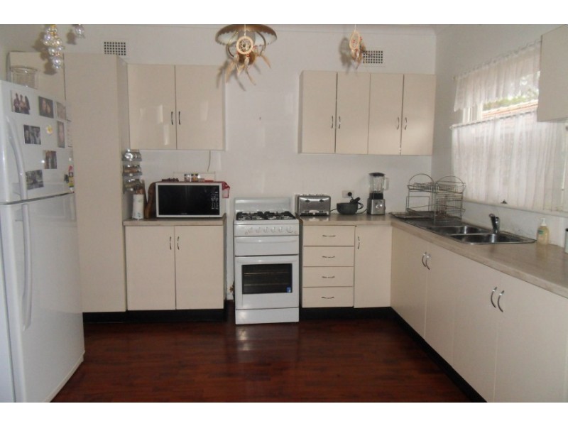 25 Warwick Avenue, Cabramatta NSW 2166