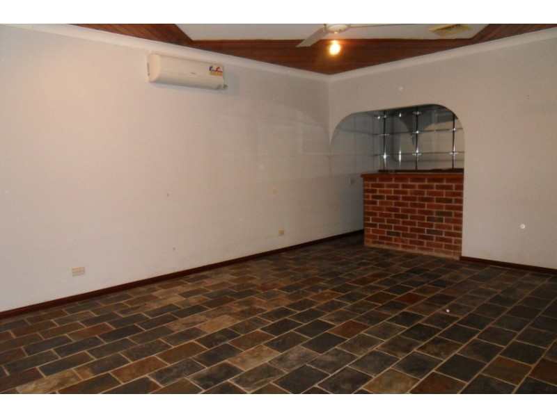 28 Salter Road, Bossley Park NSW 2176