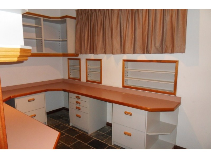 28 Salter Road, Bossley Park NSW 2176