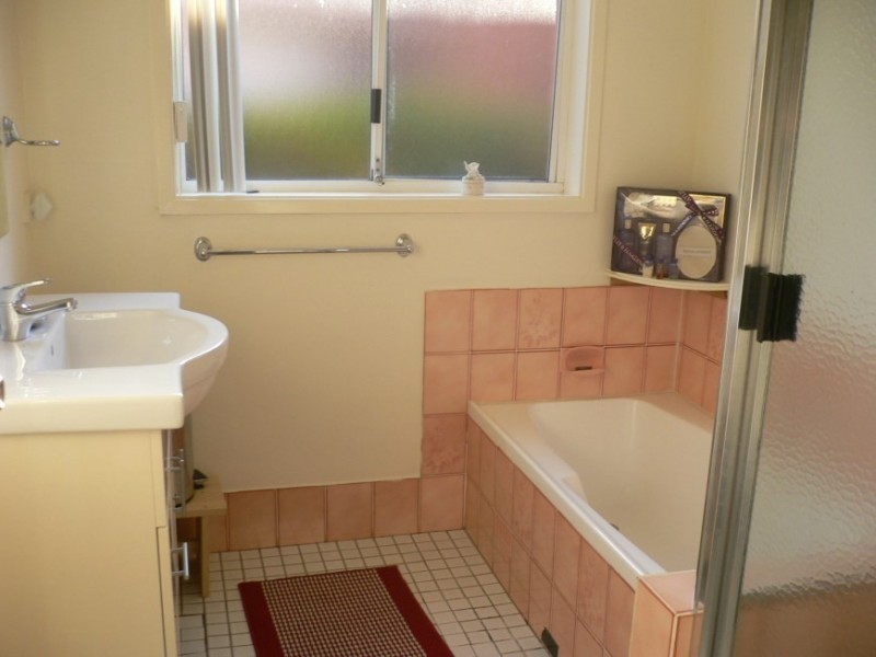 30 Saxonvale Crescent, Edensor Park NSW 2176