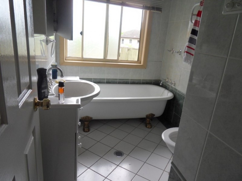 6 Jan Avenue, Lurnea NSW 2170