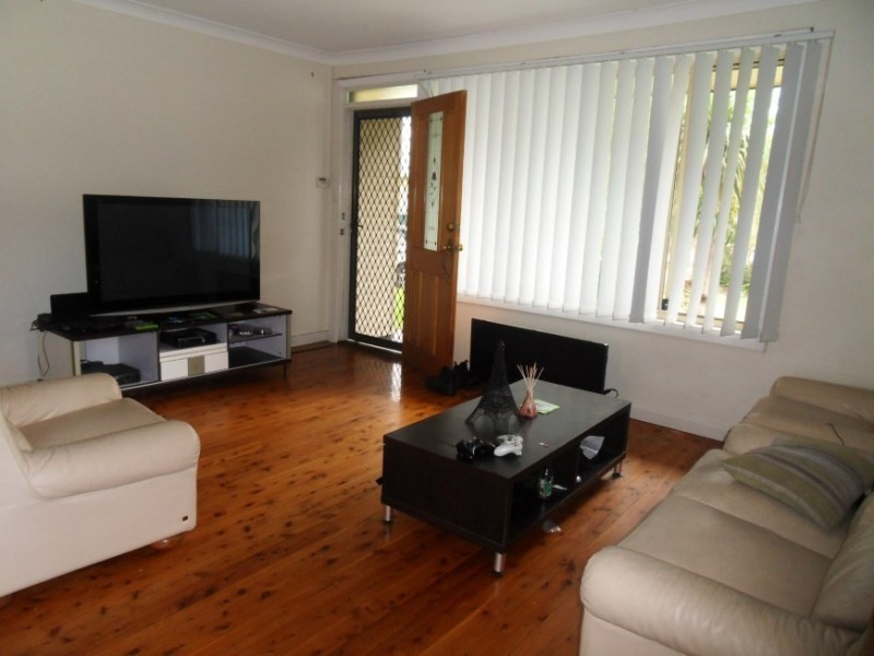 6 Jan Avenue, Lurnea NSW 2170