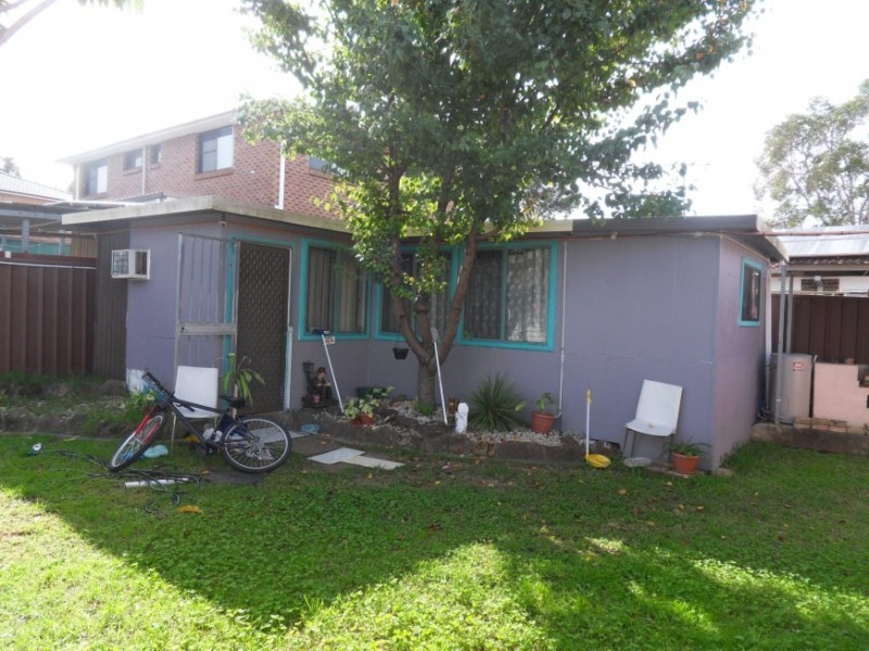 Fairfield West NSW 2165