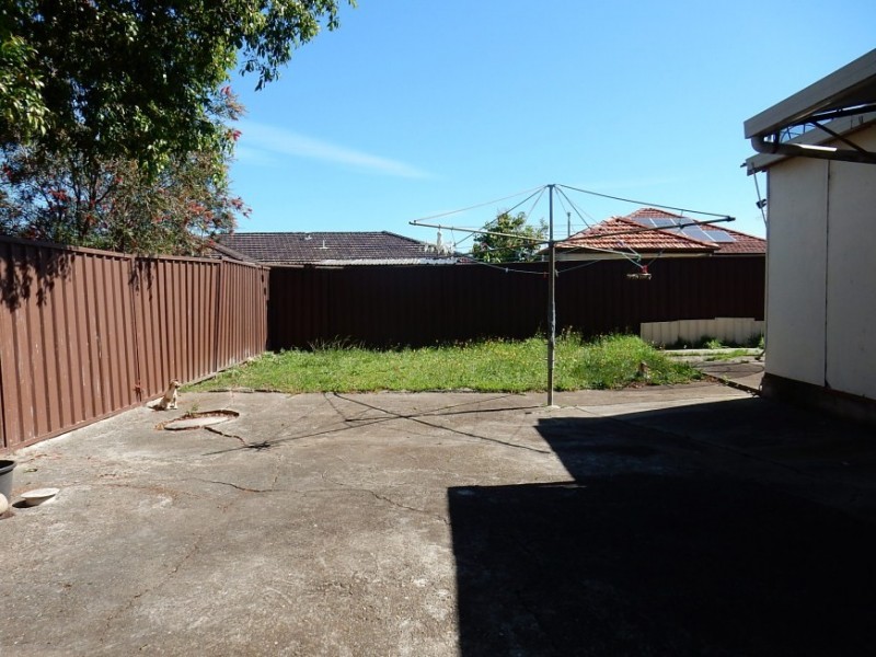 11 Avisford Street, Fairfield NSW 2165