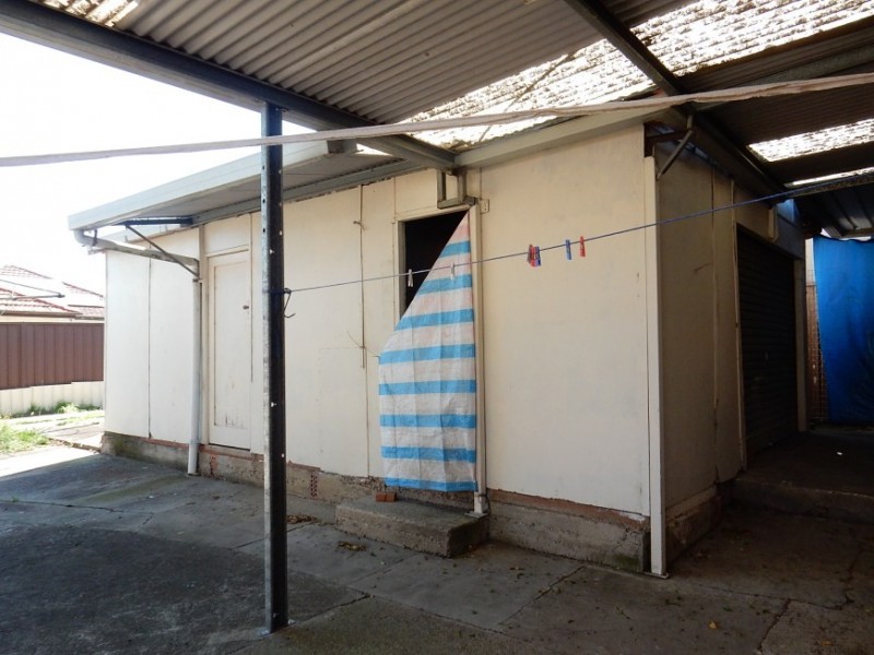 11 Avisford Street, Fairfield NSW 2165