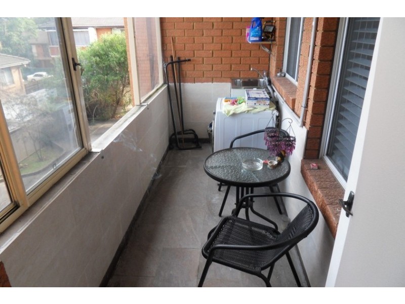 18/10 Clifford Avenue, Canley Vale NSW 2166