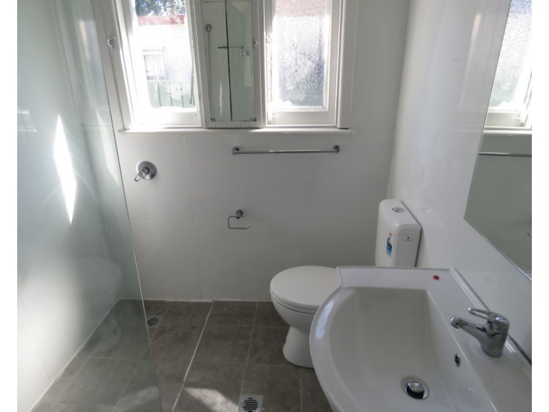 12 Cunninghame Street, Fairfield NSW 2165