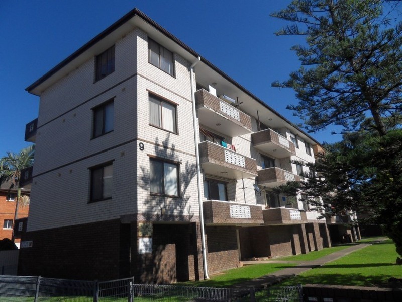 2/9 Clifford Avenue, Canley Vale NSW 2166