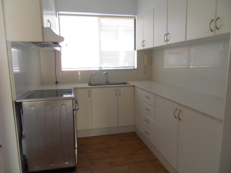 2/9 Clifford Avenue, Canley Vale NSW 2166