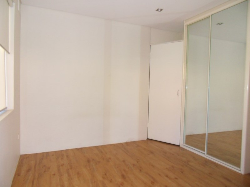 2/9 Clifford Avenue, Canley Vale NSW 2166