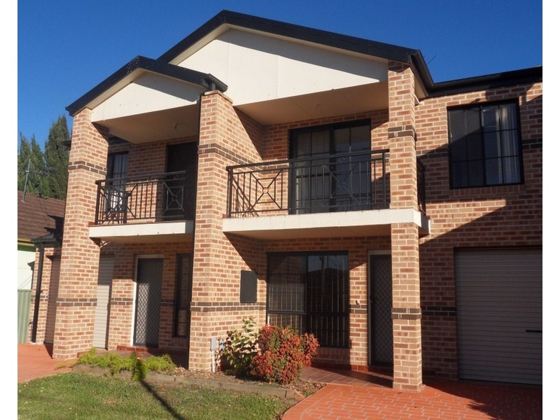 2/64 Prince Street, Canley Heights NSW 2166