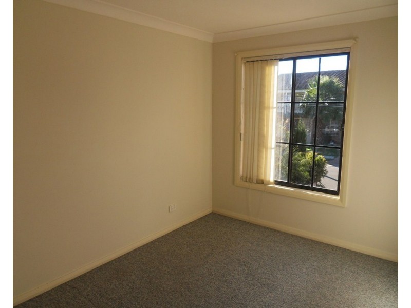 2/64 Prince Street, Canley Heights NSW 2166