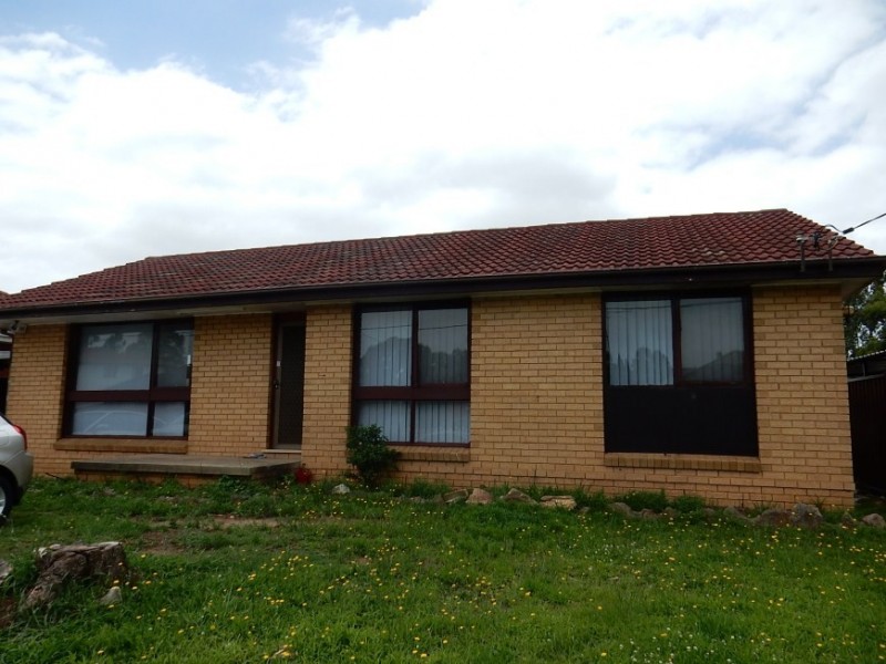 1 Glenlea Street, Canley Heights NSW 2166