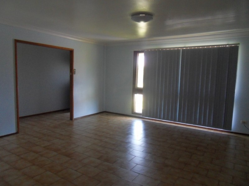 1 Glenlea Street, Canley Heights NSW 2166