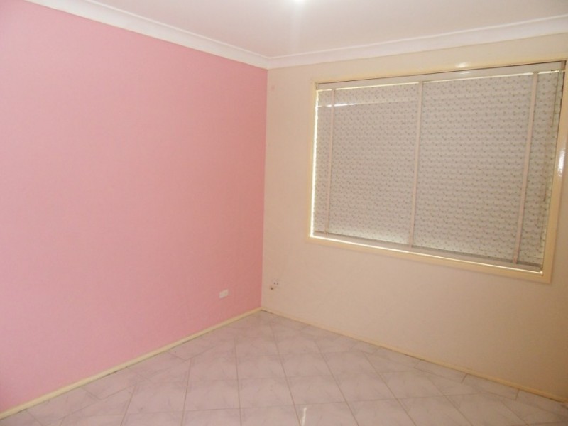 18 Brahma Close, Bossley Park NSW 2176