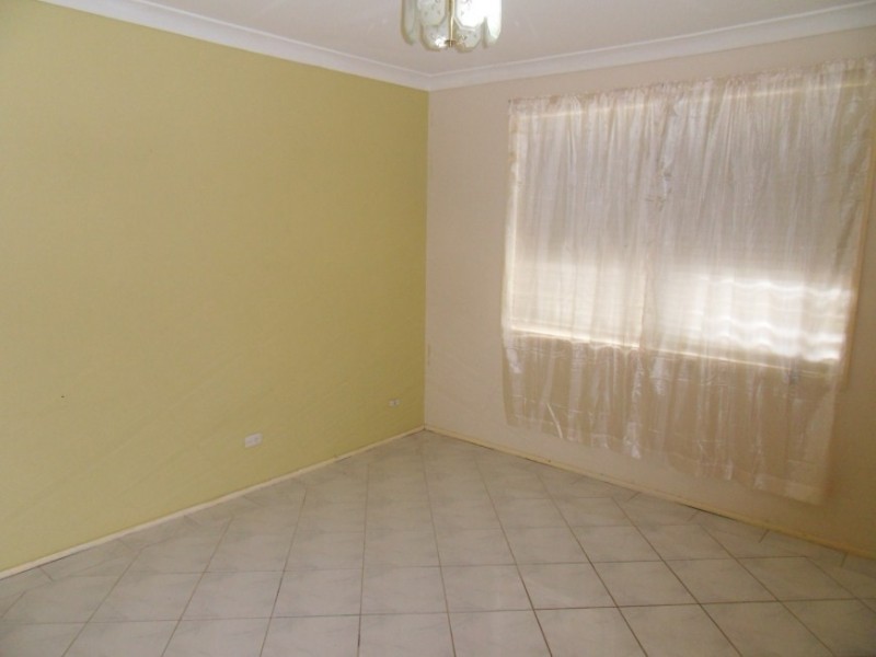 18 Brahma Close, Bossley Park NSW 2176