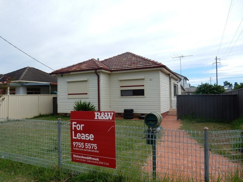 21b Buckingham Street, Canley Heights NSW 2166