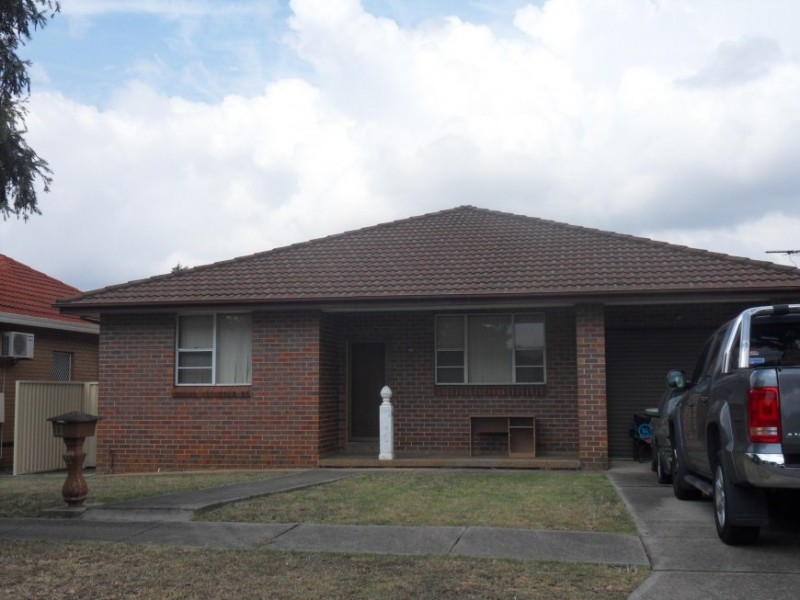 11 Beckhaus Street, St Johns Park NSW 2176