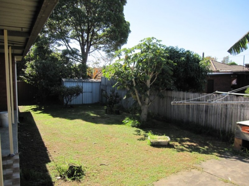 Fairfield West NSW 2165