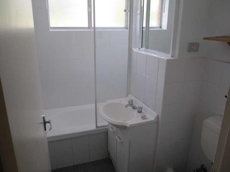 8/3 Ronald Street, Carramar NSW 2163