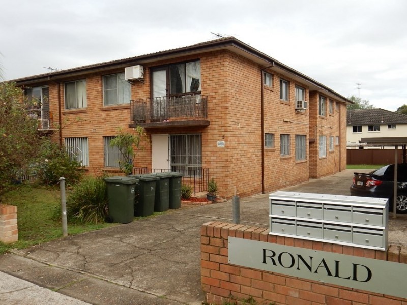 1/5 Ronald Street, Carramar NSW 2163