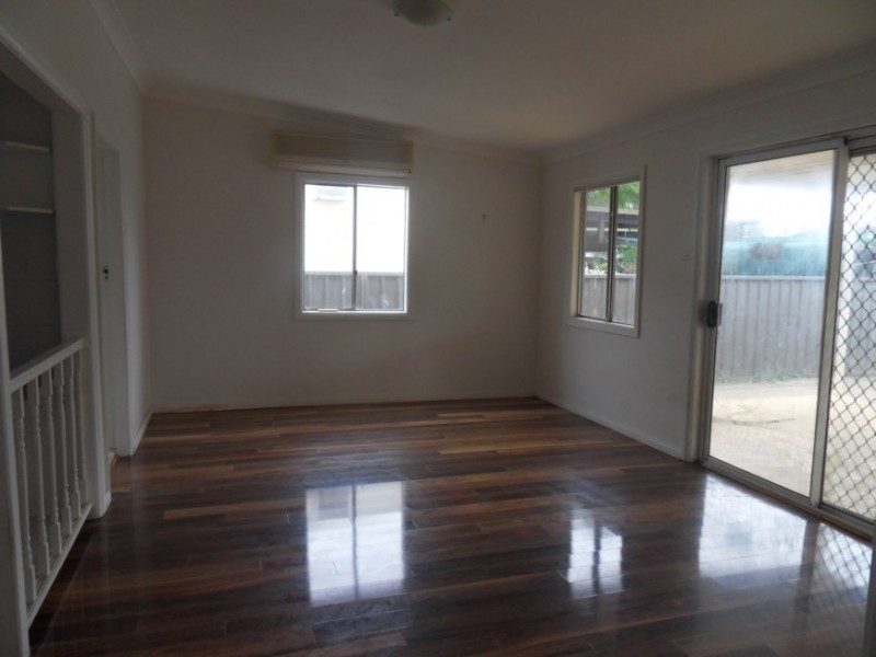 33 Rosedale, Canley Heights NSW 2166