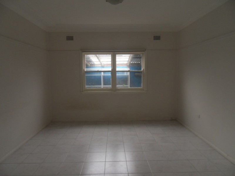 33 Rosedale, Canley Heights NSW 2166