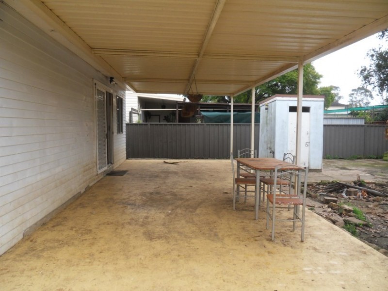 33 Rosedale, Canley Heights NSW 2166