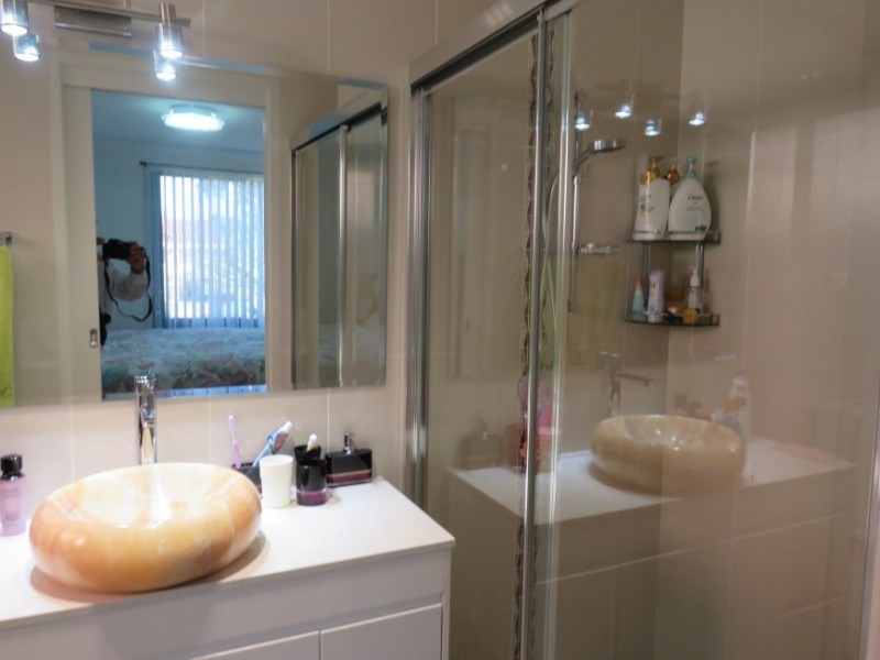 2 Kedron Place,, St Johns Park NSW 2176