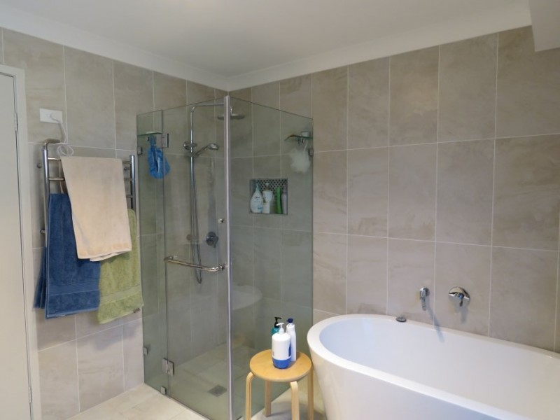 2 Kedron Place,, St Johns Park NSW 2176