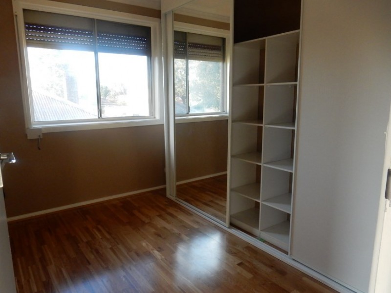 87 Flowerdale Rd, Liverpool NSW 2170