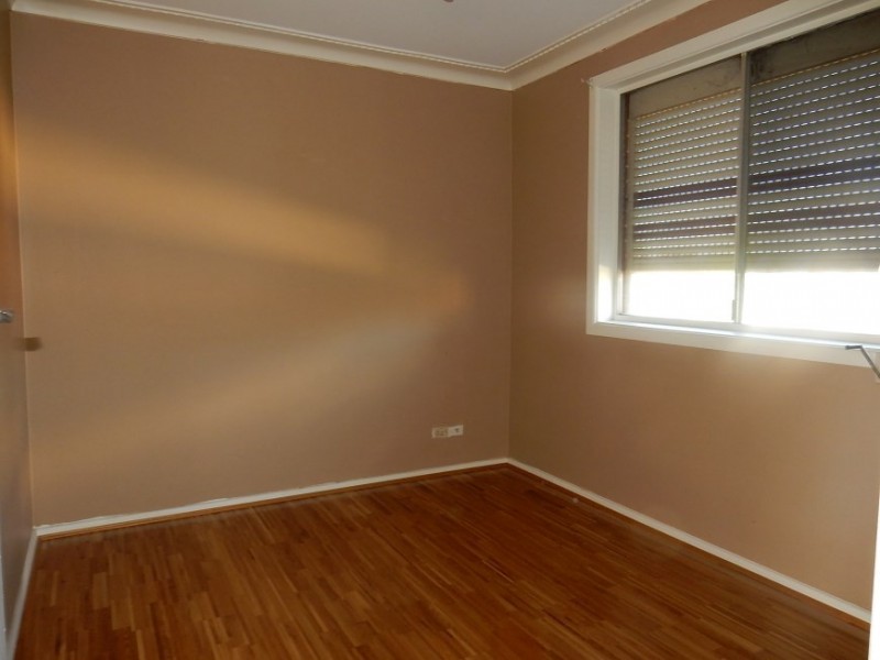 87 Flowerdale Rd, Liverpool NSW 2170