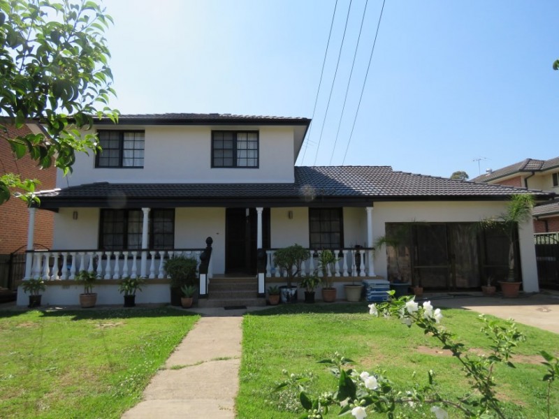 10 Chrysanthemum Ave, Lurnea NSW 2170