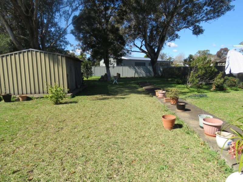 124 Railway Pde, Glenfield NSW 2167