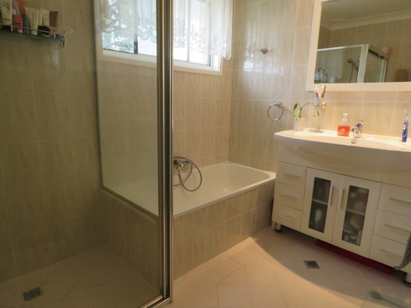 21 Bensbach Road, Glenfield NSW 2167