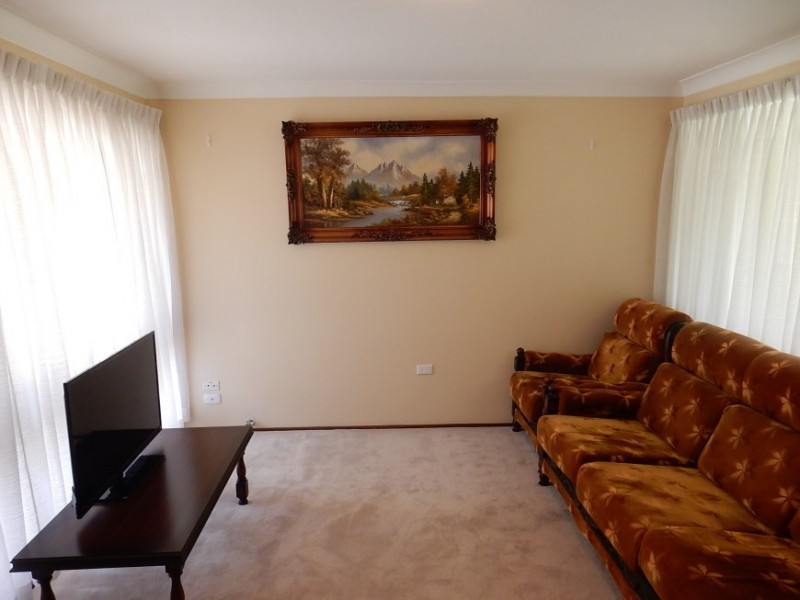 18 Glen Elgin Crescent, Edensor Park NSW 2176