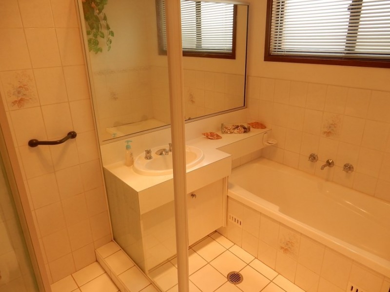 18 Glen Elgin Crescent, Edensor Park NSW 2176