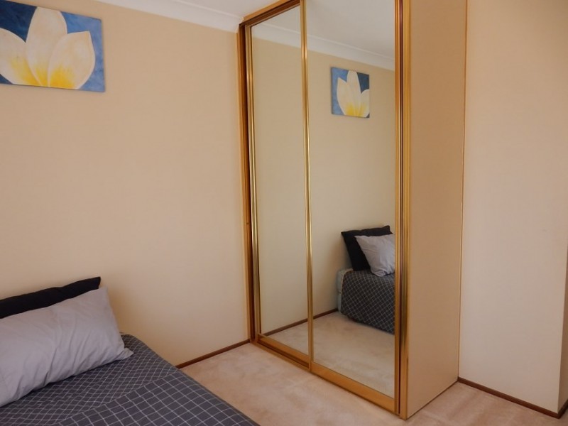 18 Glen Elgin Crescent, Edensor Park NSW 2176