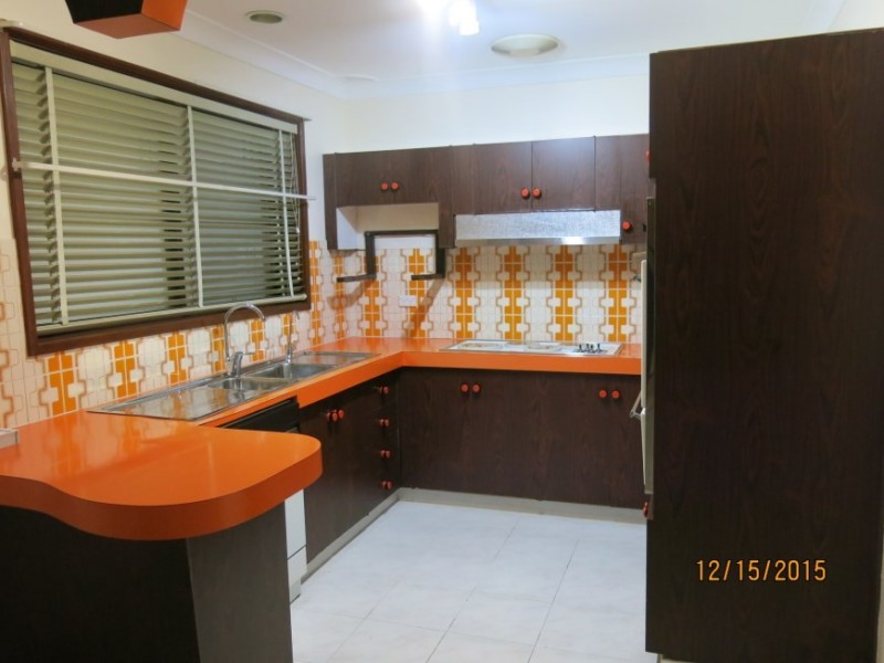 6 CONCORD PLACE, St Johns Park NSW 2176