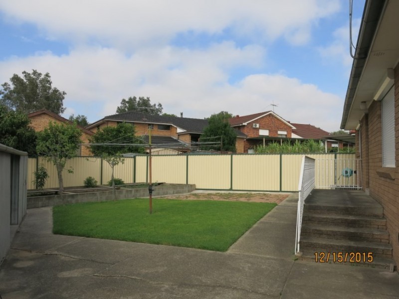 6 CONCORD PLACE, St Johns Park NSW 2176