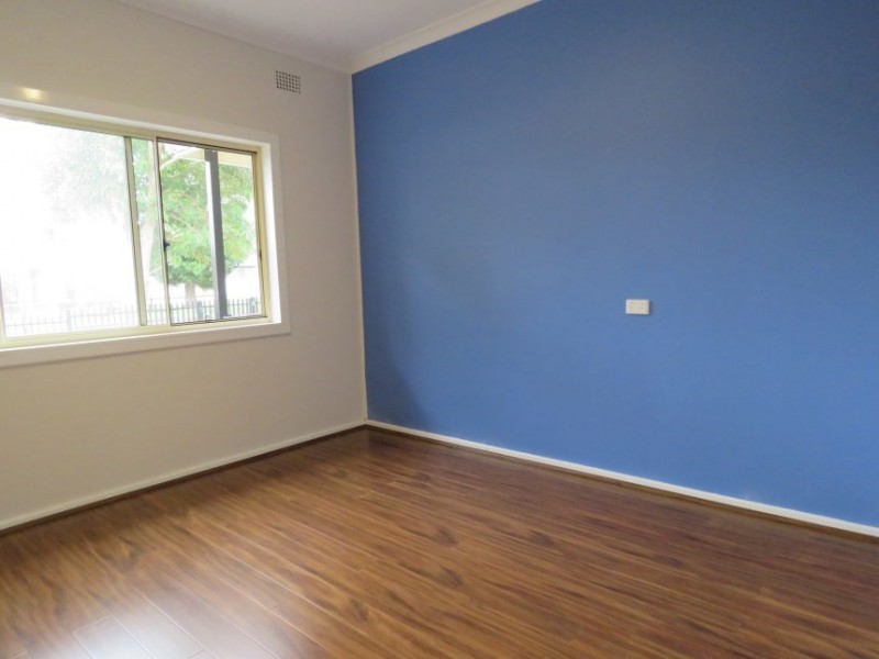 42 North St, Fairfield NSW 2165