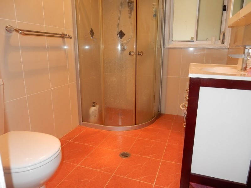 2 Thorney Rd, Fairfield West NSW 2165