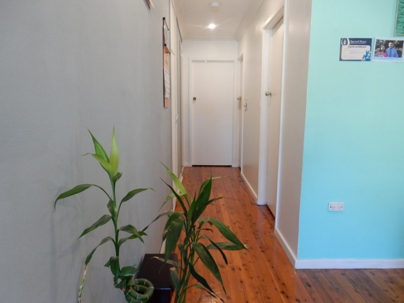 2 Thorney Rd, Fairfield West NSW 2165