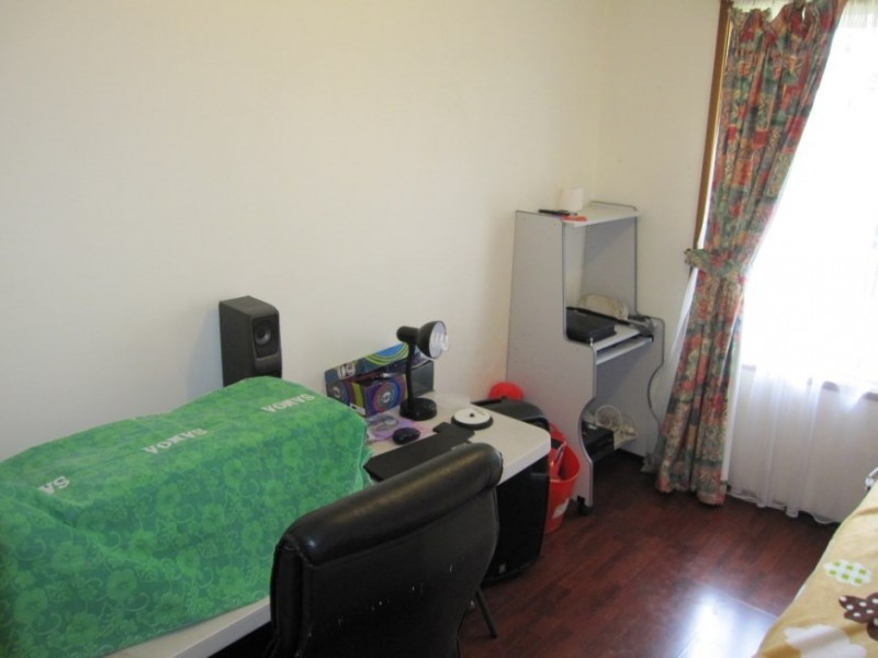 Edensor Park NSW 2176