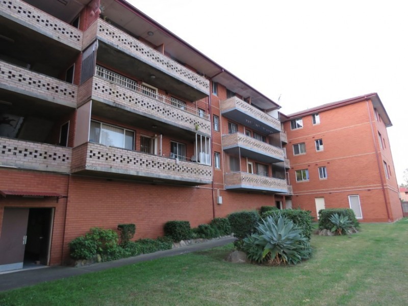 13/108 Broomfield Street, Cabramatta NSW 2166