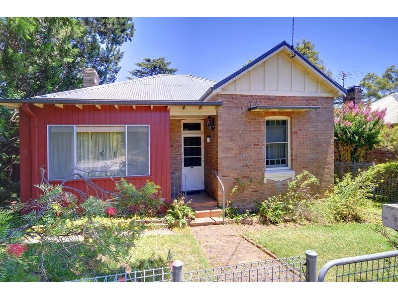 1 Palmerston Rd, Waitara NSW 2077