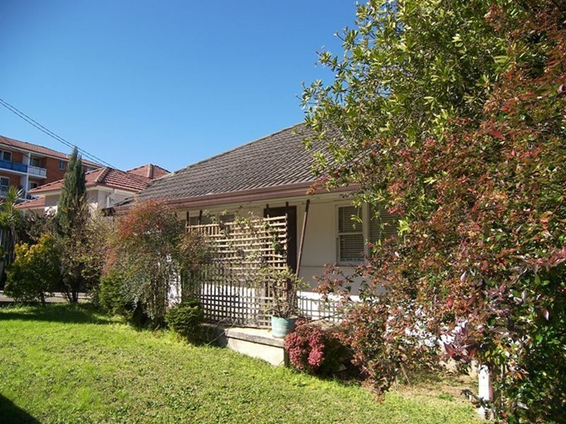 4 Weaver Street, Ryde NSW 2112