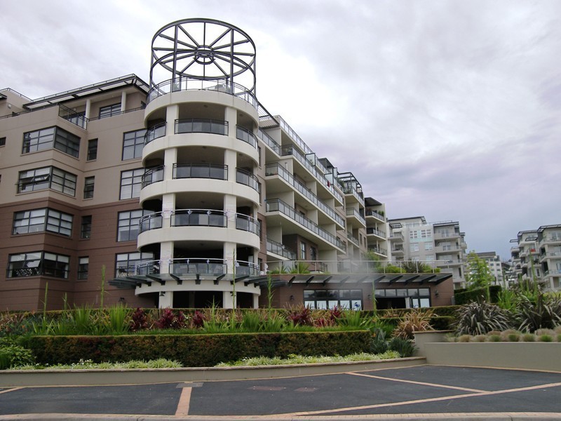 1/2  Bay Drive, Meadowbank NSW 2114