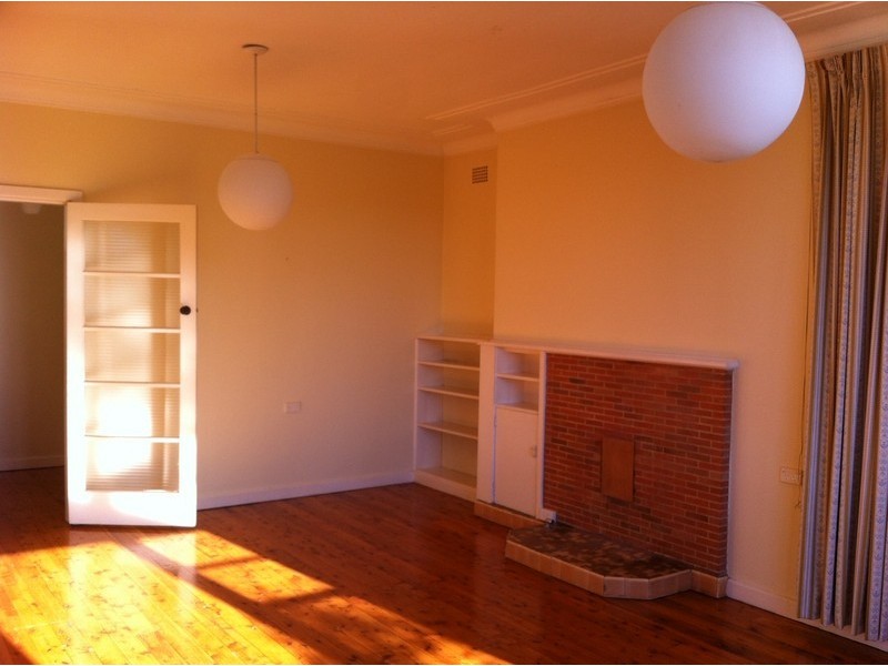 12  Greenfield Avenue, Middle Cove NSW 2068