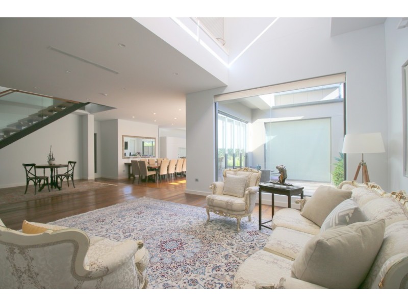 2 Charles St, Castlecrag NSW 2068